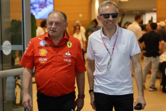 F1: A Ferrari-vezér nem áll ki a csapatfőnök mellett