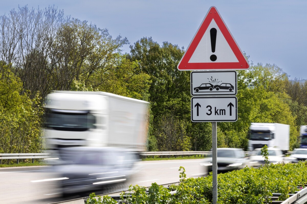 Az útdíjemelés elhalasztását kérik a fuvarozók