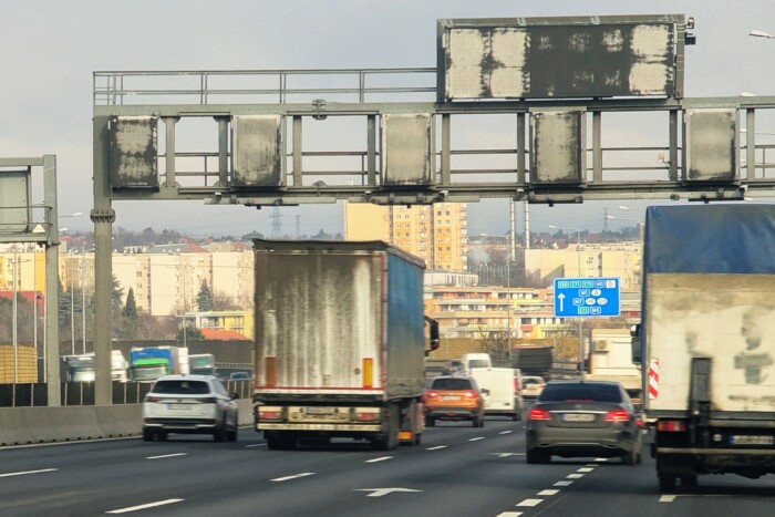 Forgalmas csomópontokat zárnak le az M0-son