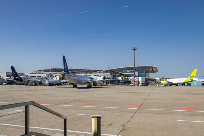 Lezárták a ferihegyi repülőteret