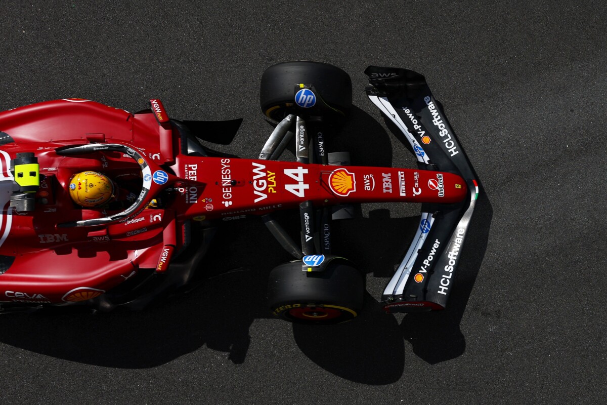 F1: Versenyképes a Ferrari, Hamilton otthon villantana