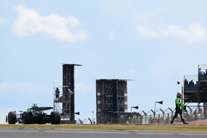 F1: Kaotikus esőfutam, mesés dobogó Silverstone-ban 6