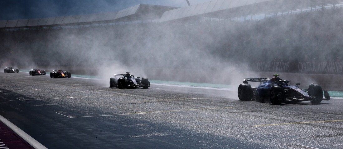 F1: Kaotikus esőfutam, mesés dobogó Silverstone-ban