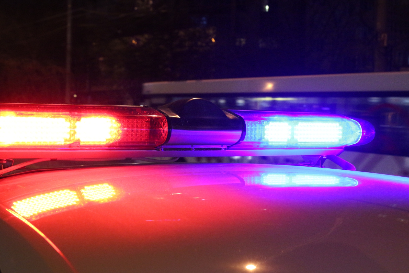 Órákon át üldözték a defektes lopott autót a rendőrök