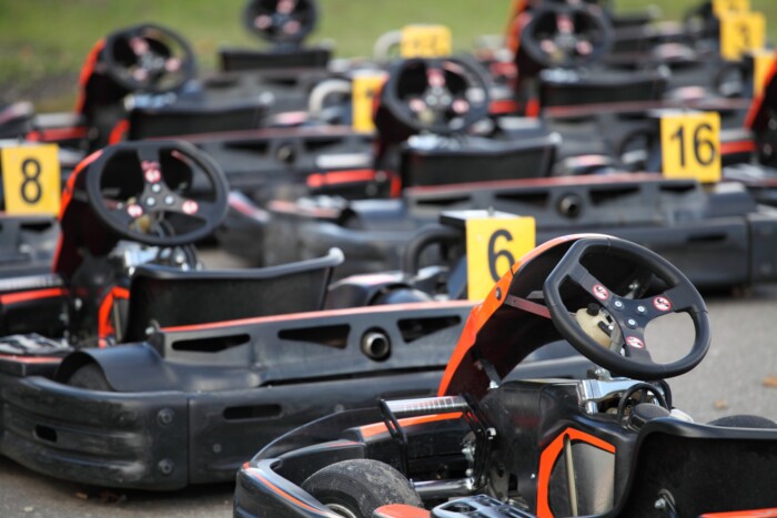 Irritálta a zajuk, fel akarta gyújtani a gokartokat