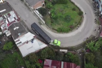 Olyan kamionversenyt hoztak össze Kolumbiában, ami bármilyen vidéki magyar falut feldobna