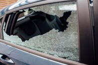 Autóba szorult kislányt mentettek a tapolcai rendőrök – videó 2