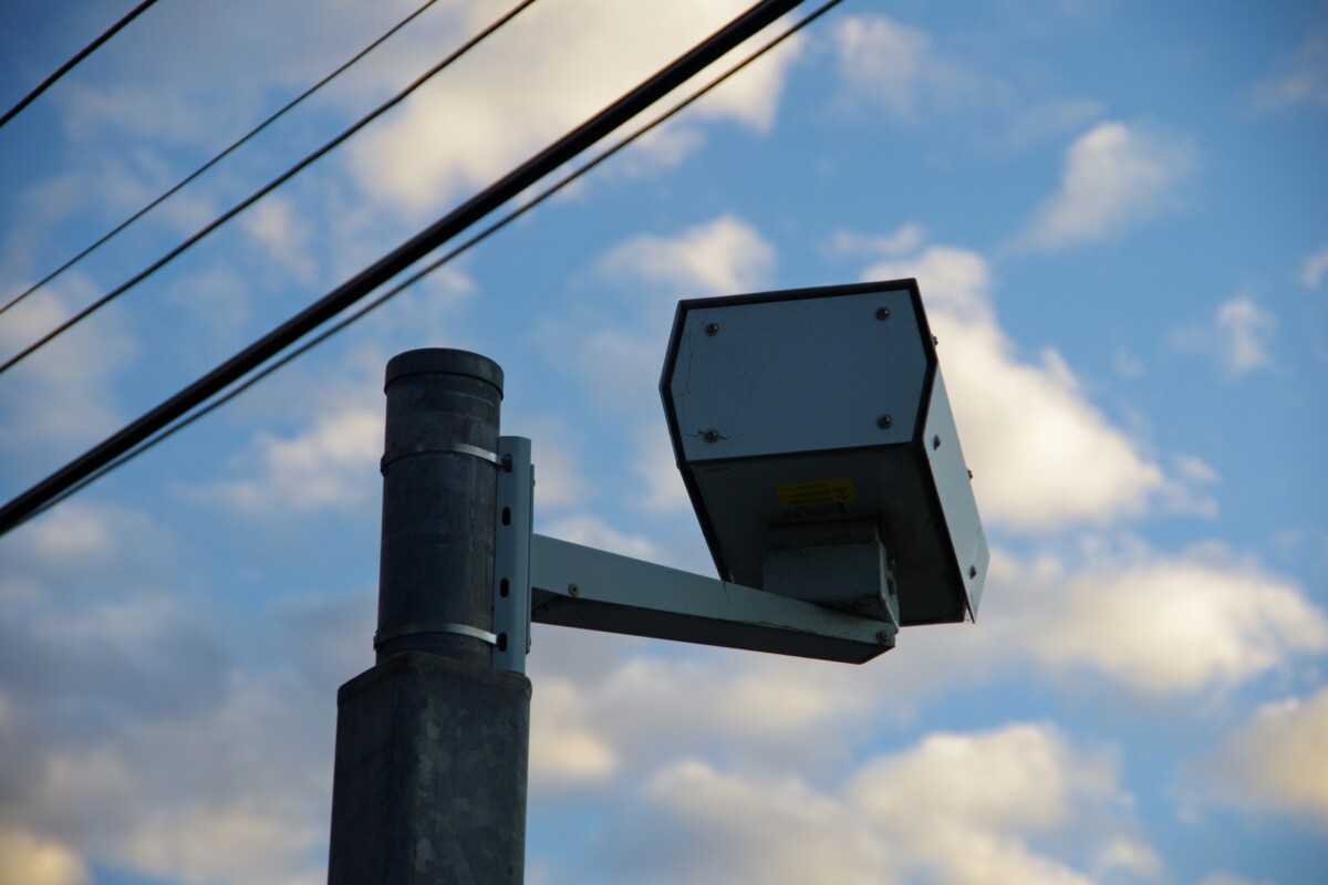 Durván kaszálhatnak az új traffipaxok a pirosnál