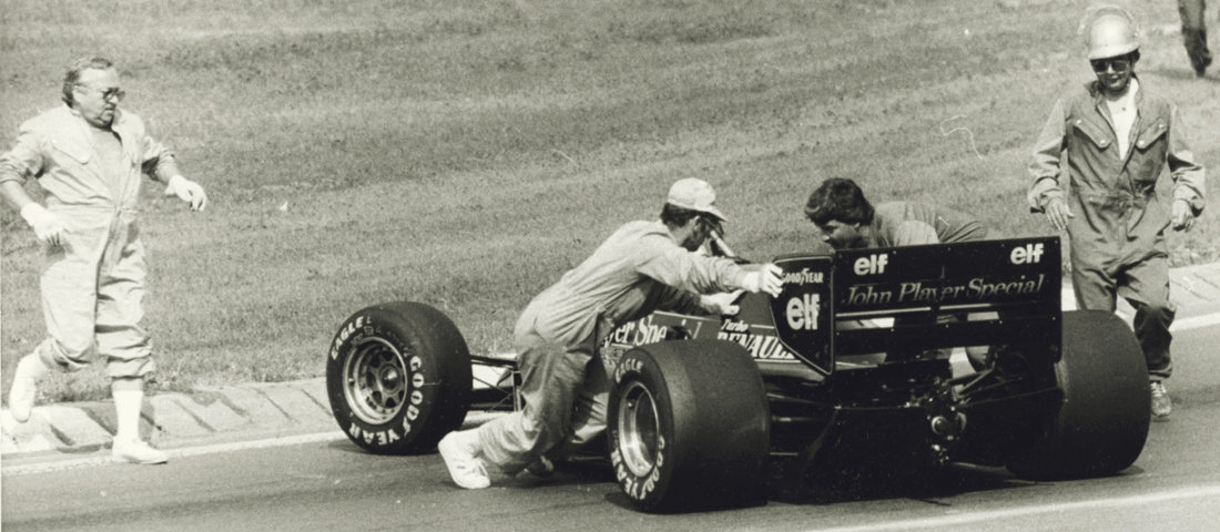 F1: Túl későn húzta fel sliccét a világbajnok