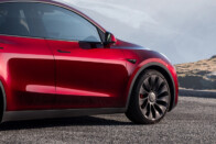 Hiába lapos ez a szupersportautó, a szalagkorlát alá nem fért be büntetlenül 6 Hiába lapos ez a szupersportautó, a szalagkorlát alá nem fért be büntetlenül 6