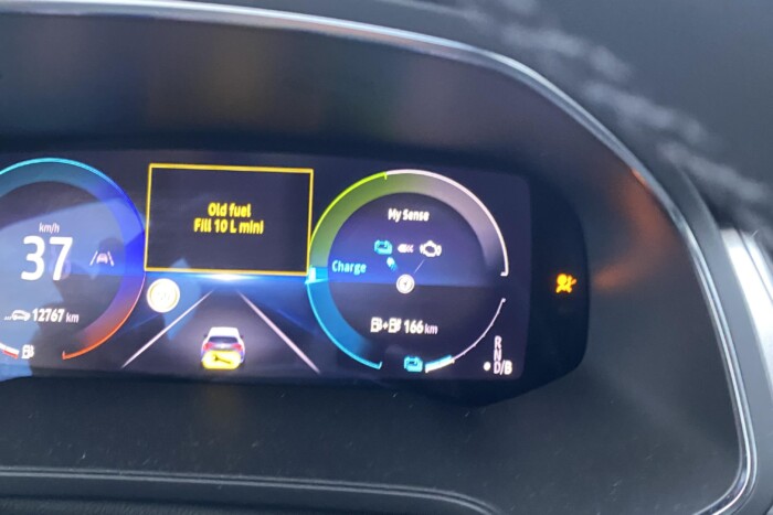 Nem vicc, ezekben az autókban tényleg megromolhat a benzin 4