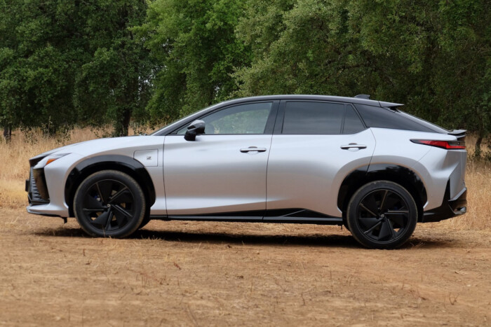 Vagy rajongsz majd ezért a kormányért, vagy utálod 6