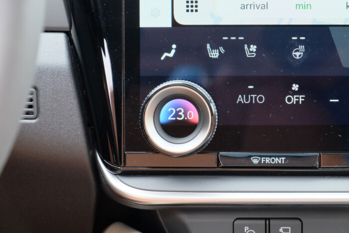 Vagy rajongsz majd ezért a kormányért, vagy utálod 12