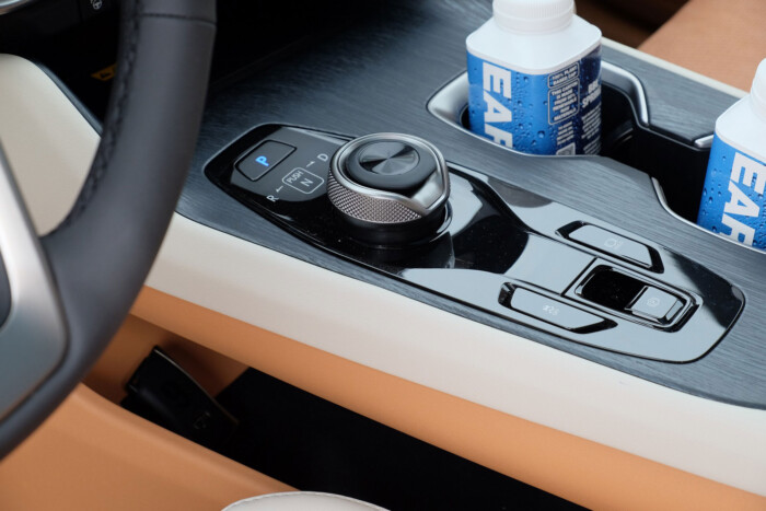 Vagy rajongsz majd ezért a kormányért, vagy utálod 13