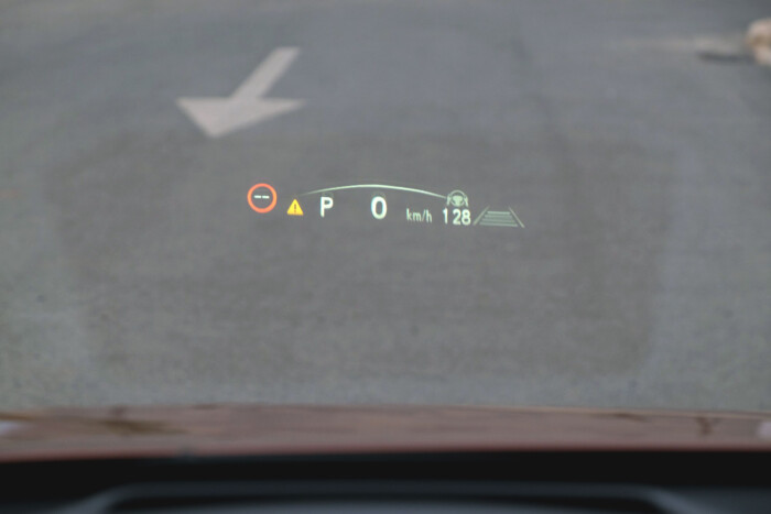 Vagy rajongsz majd ezért a kormányért, vagy utálod 15