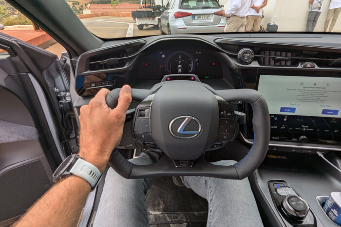 Vagy rajongsz majd ezért a kormányért, vagy utálod 17