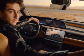 Villanyautót népszerűsít a próféta