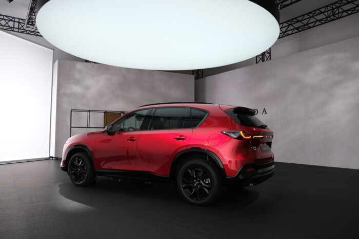 Megbízható szívó benzines autó jön Magyarországra 11