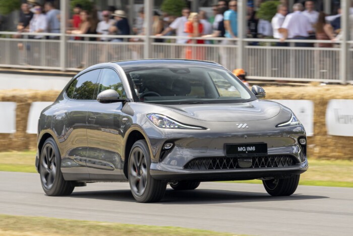 Átnyergel a prémiumra az olcsó autók gyártója? 7