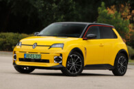 Történelmi fordulat: először lettek olcsóbbak az új villanyautók a benzineseknél 2