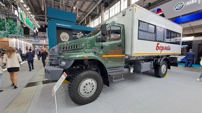 Így keresztezték a buszt és a teherautót az Uralnál 1 | Vezess Így keresztezték a buszt és a teherautót az Uralnál 1