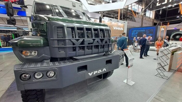 Így keresztezték a buszt és a teherautót az Uralnál 2 | Vezess Így keresztezték a buszt és a teherautót az Uralnál 2