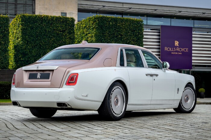 Kicsipkézték a luxusautót, ajándékba megy apunak