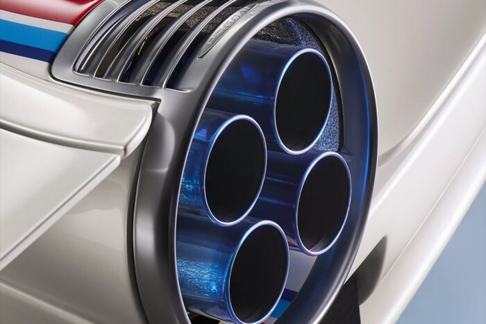 Valaki direkt harci sérülésekkel kérte a milliárdos hiperautót