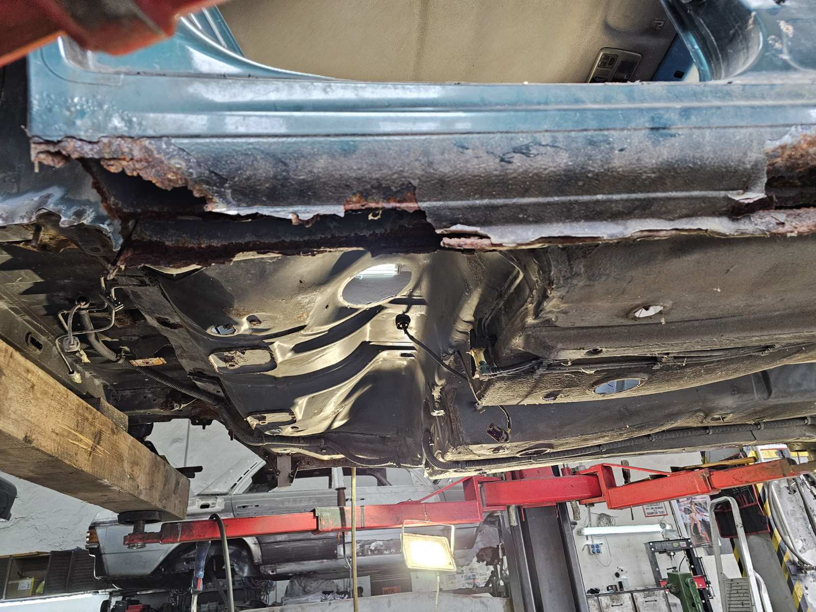 A bontó torkából mentették meg a hazai Peugeot-t 6 | Vezess A bontó torkából mentették meg a hazai Peugeot-t 6