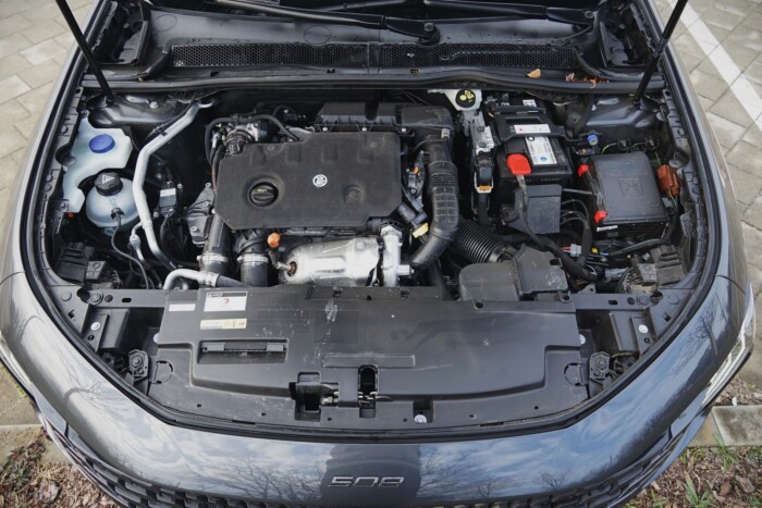 Rengeteg magyar autóst is érintő döntést hozott a cégóriás 1 | Vezess Rengeteg magyar autóst is érintő döntést hozott a cégóriás 1