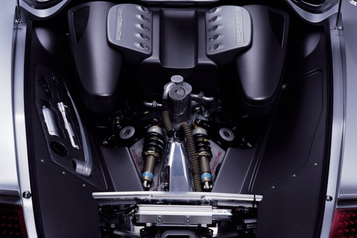 Ritka sportkocsit mentettek ki a fák közül Ausztriában 6