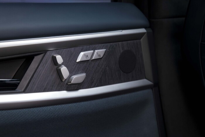 Csak fontos emberek ülhetnek ebbe a Renault-ba 10