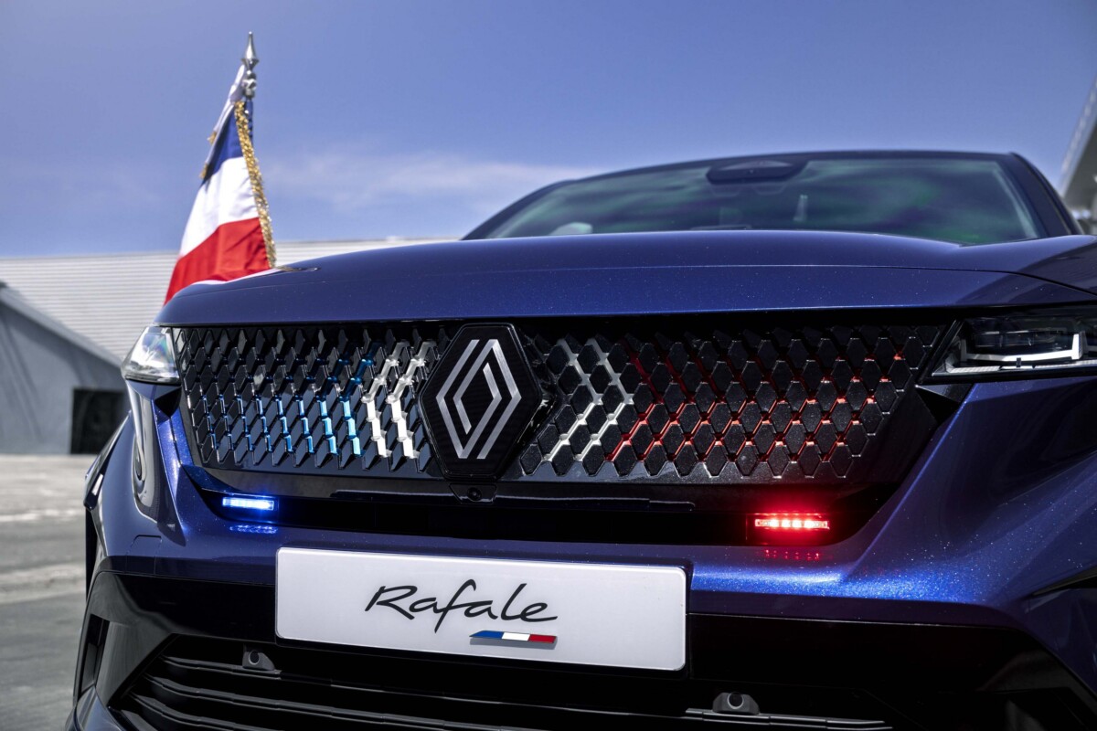 Csak fontos emberek ülhetnek ebbe a Renault-ba