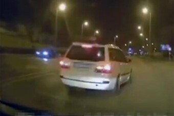 Íme az elmebeteg, aki kétszer büntetőfékezett egy tanulóvezető előtt Szegeden