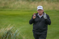 Trump páncélozott limuzinja menet közben romlott el 7