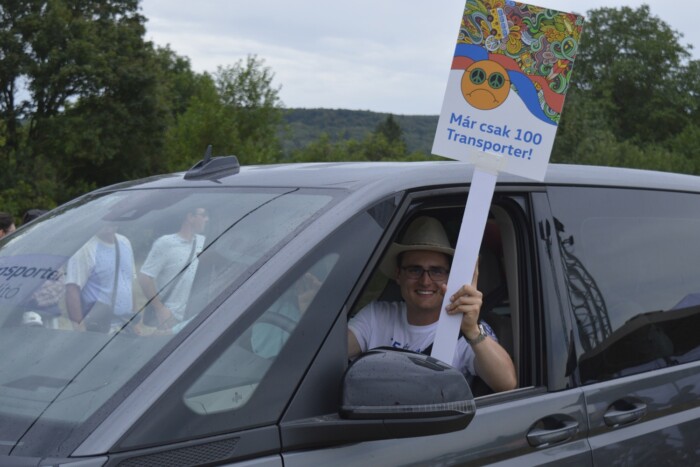 75 éves a szabadság megtestesítője 2