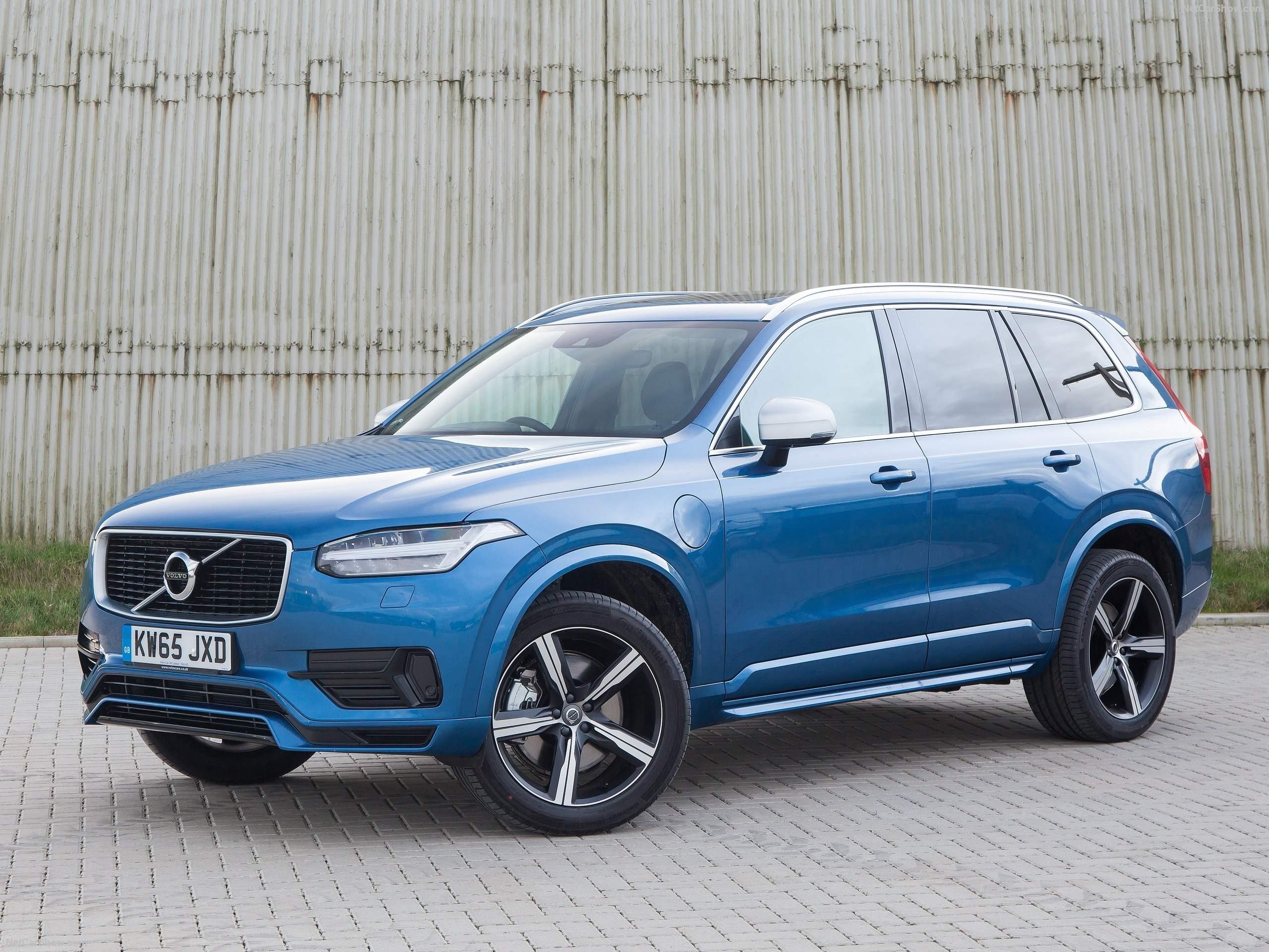 volvo-xc90_t8_twin_engine-2016-front_three-quarter-060aca84 | Vezess | Vezess