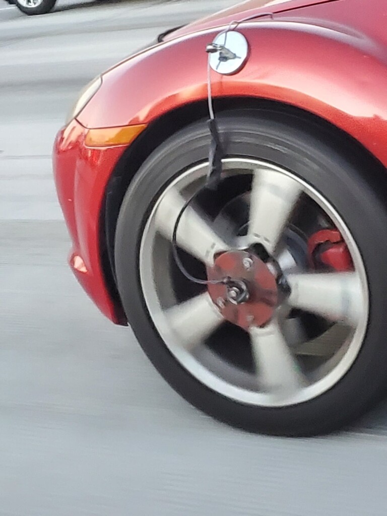 Rejtélyes, autóra szerelt szerkezet képe kering, erre való valójában 2