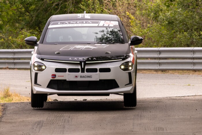 Olcsón vehetsz versenyautót a legendás gyártótól 9 | Vezess Olcsón vehetsz versenyautót a legendás gyártótól 9