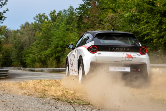 Olcsón vehetsz versenyautót a legendás gyártótól 8 | Vezess Olcsón vehetsz versenyautót a legendás gyártótól 8