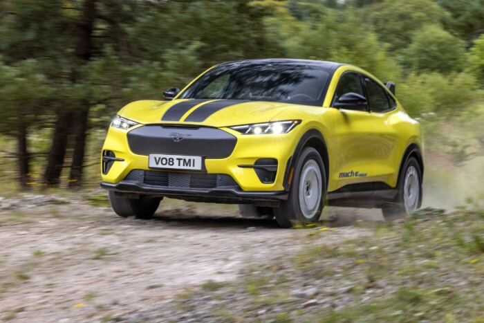 Terepképes szupersportkocsit építene a Ford 14