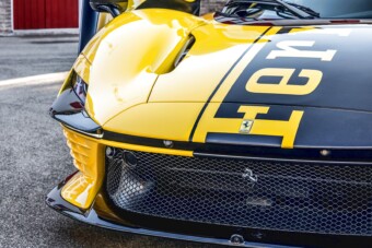 Elkelt minden idők legdrágább új Ferrarija