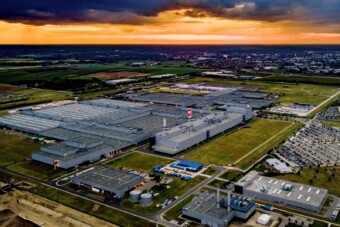 Szupersztár járt a kecskeméti Mercedesnél