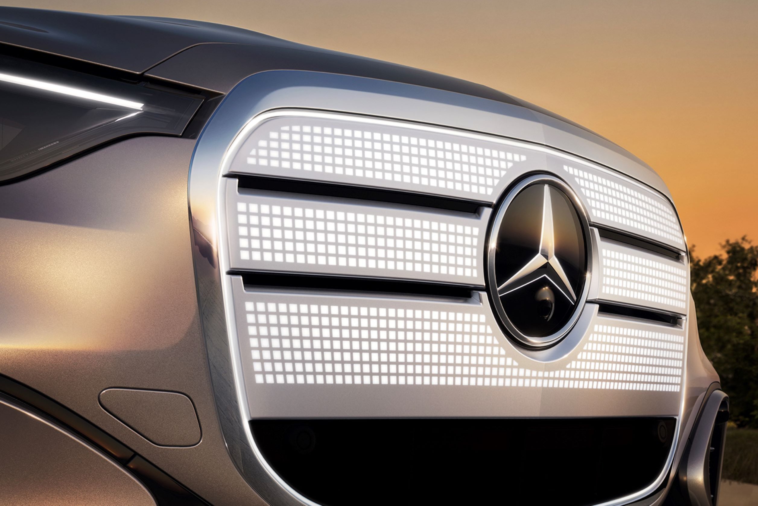 Virtuális hűtőmaszkkal érkezik az új Mercedes Kép