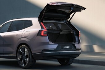 Kutya miatt ütötte ki a csomagtérajtó, perre megy