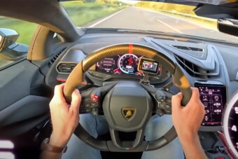 Játszótér lett a német autópálya: 300 felett száguldoznak, és pénzt is kapnak érte