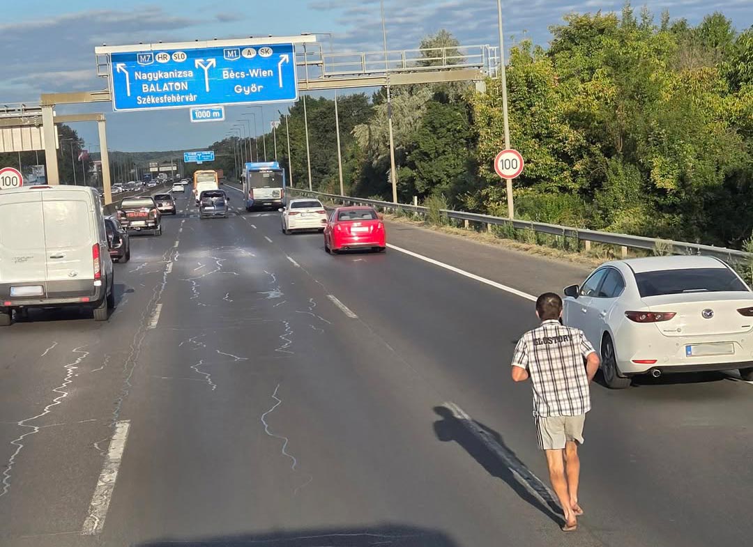 Forrest Gump jobbról előzött az M1-M7 kivezetőn 1