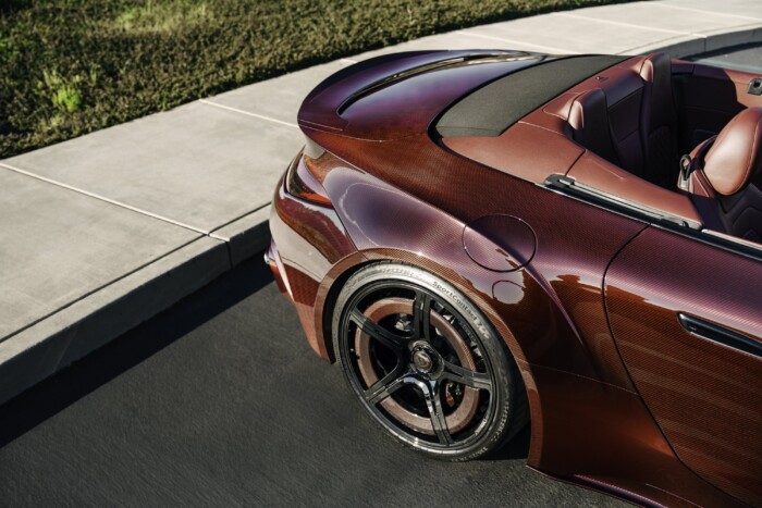 1000 lóerős kabrió, saját naplementével 6