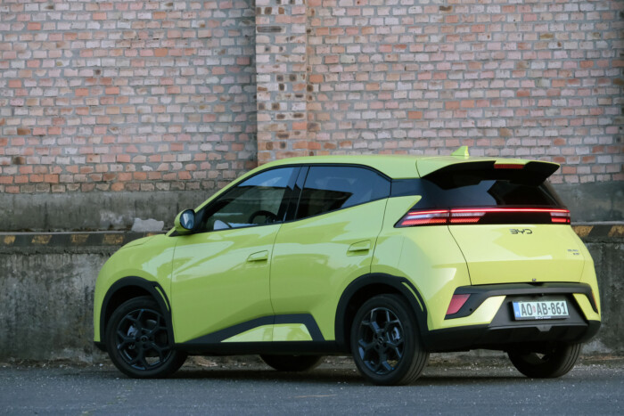 Duplájára drágul ez az autó, mire magyar rendszámot kap 18