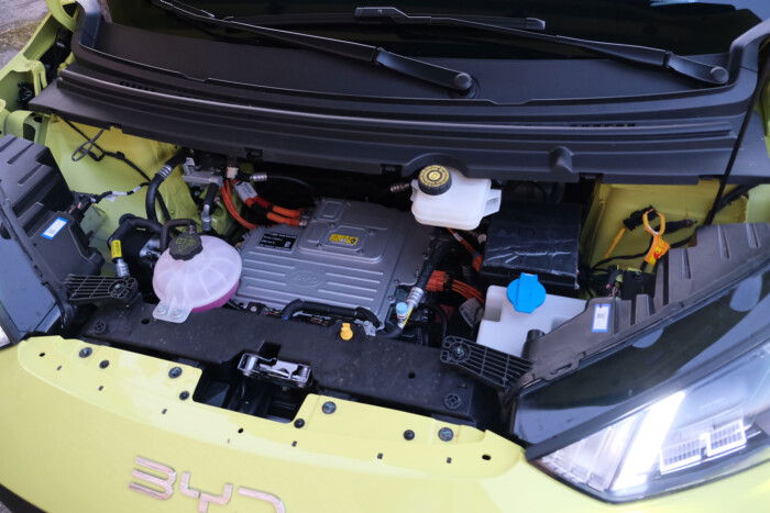 Duplájára drágul ez az autó, mire magyar rendszámot kap 15